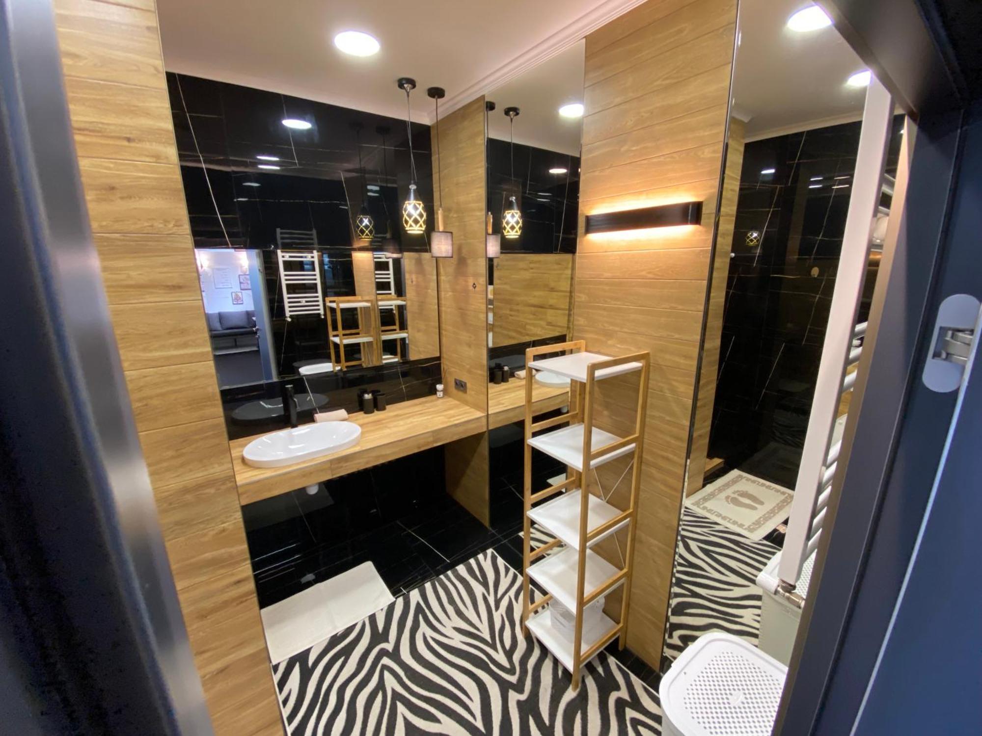 Rentnow Modern Business Apartment With 3 Bedrooms In Centre Chişinău Eksteriør billede