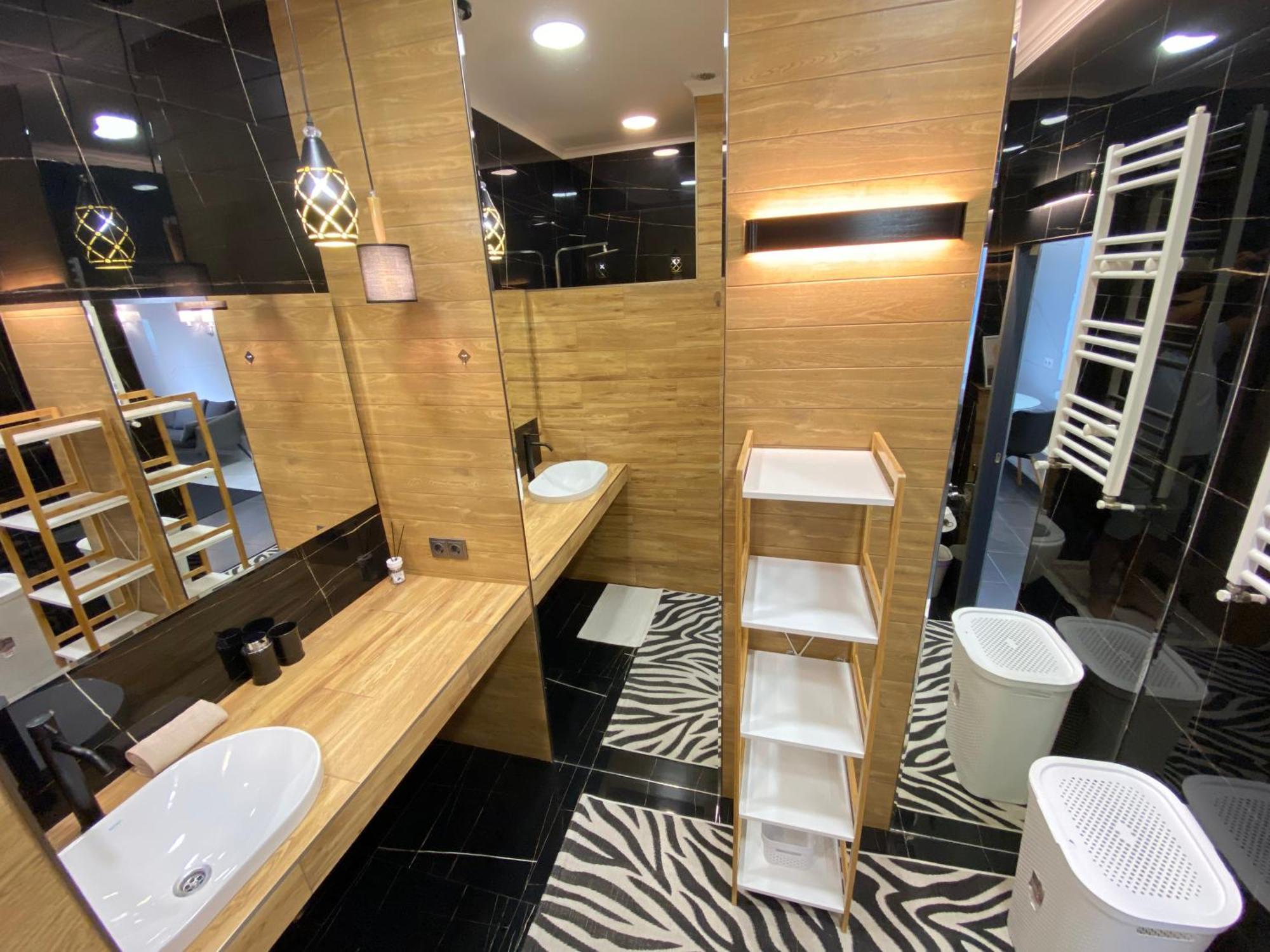 Rentnow Modern Business Apartment With 3 Bedrooms In Centre Chişinău Eksteriør billede
