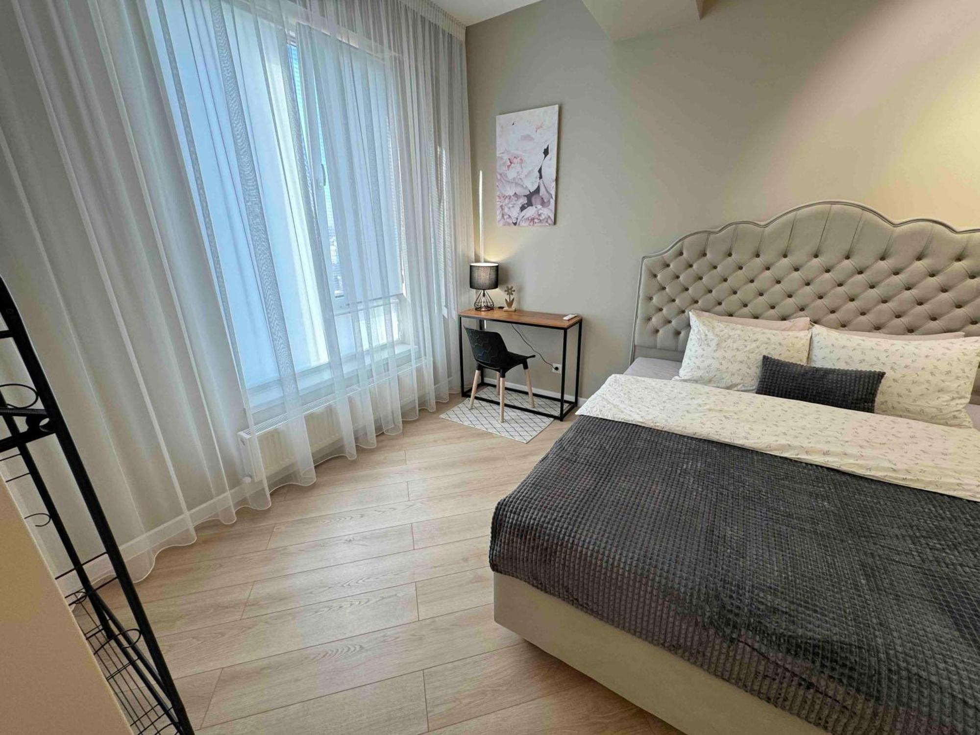 Rentnow Modern Business Apartment With 3 Bedrooms In Centre Chişinău Eksteriør billede