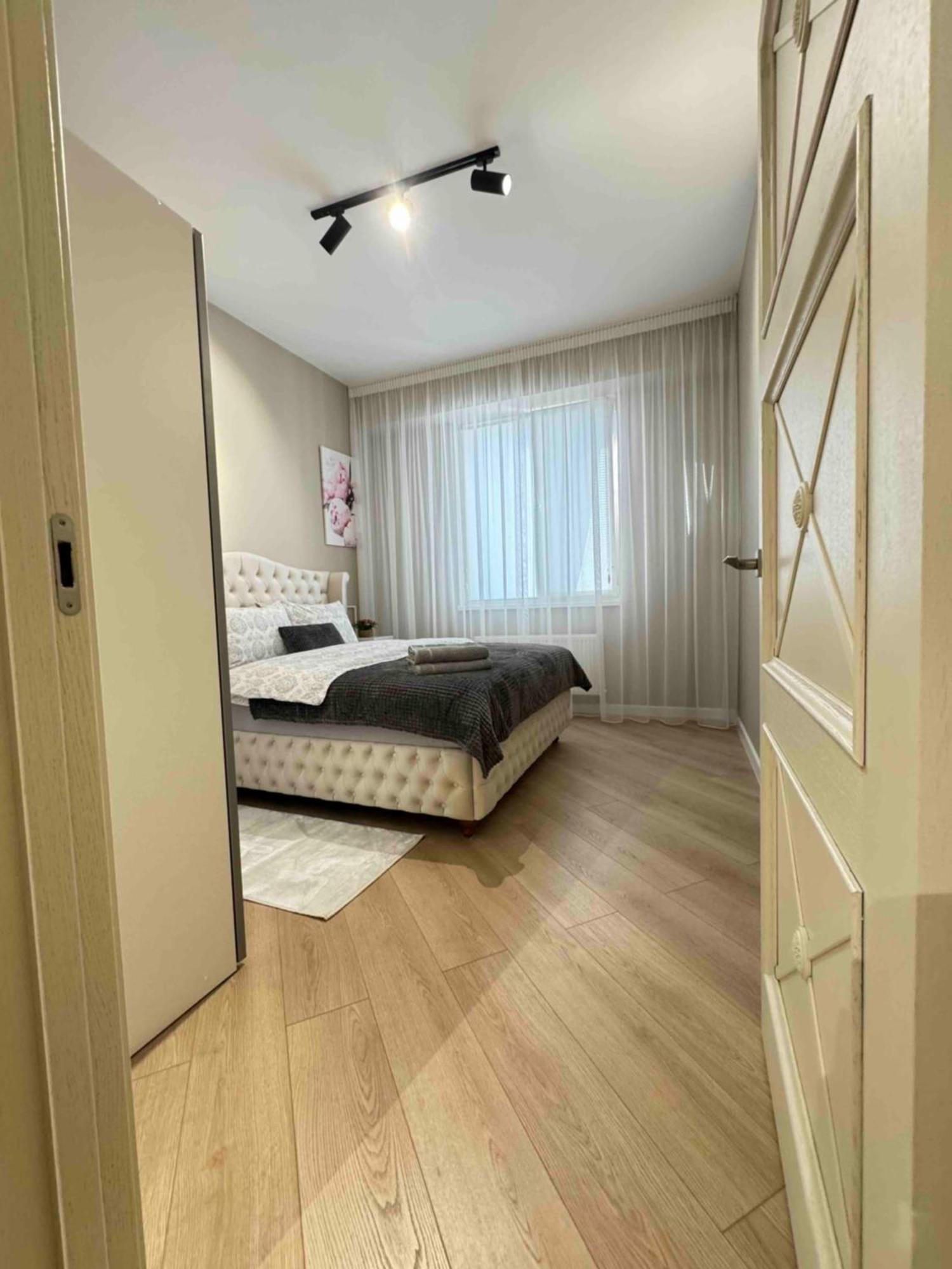 Rentnow Modern Business Apartment With 3 Bedrooms In Centre Chişinău Eksteriør billede