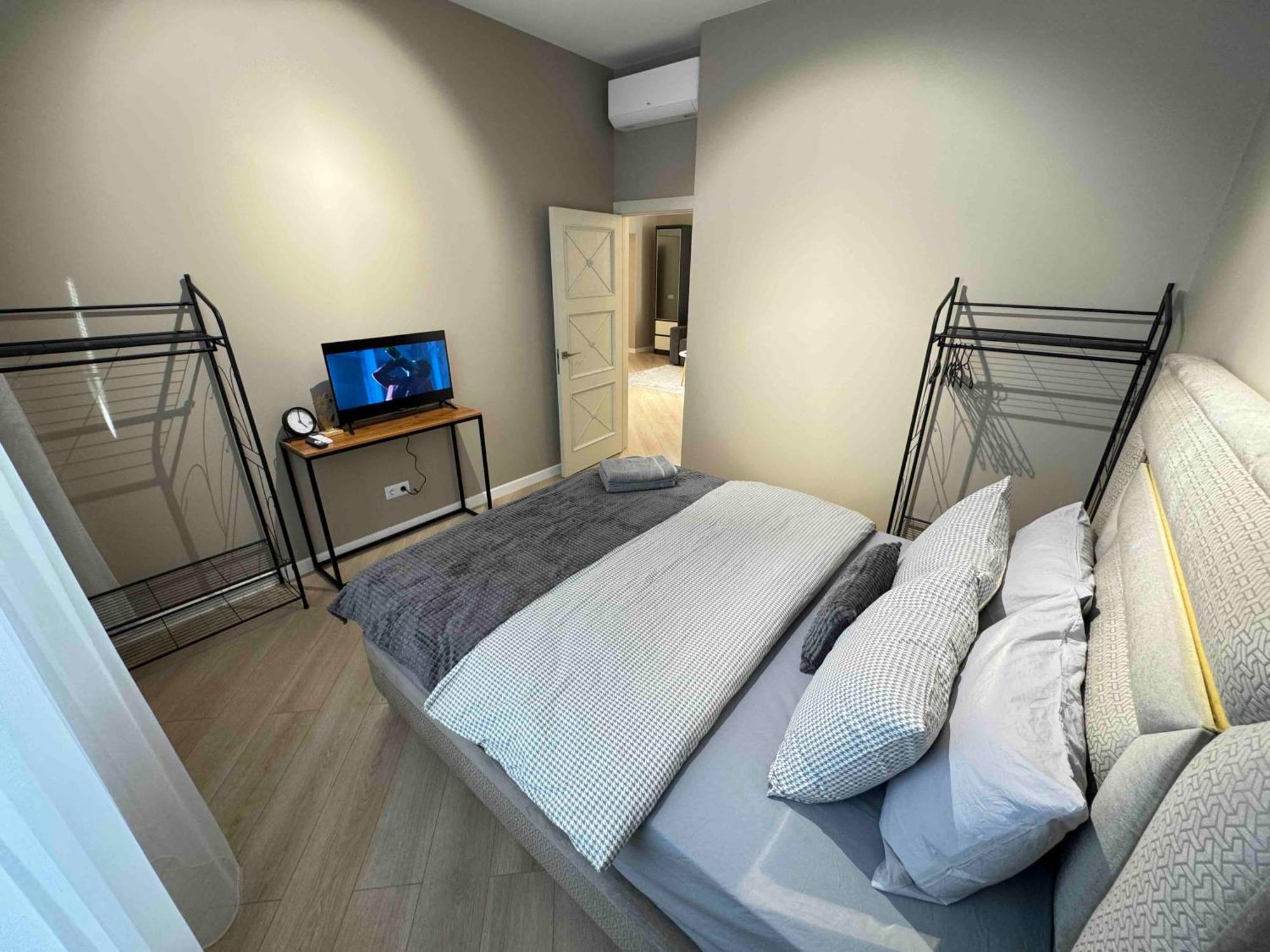 Rentnow Modern Business Apartment With 3 Bedrooms In Centre Chişinău Eksteriør billede