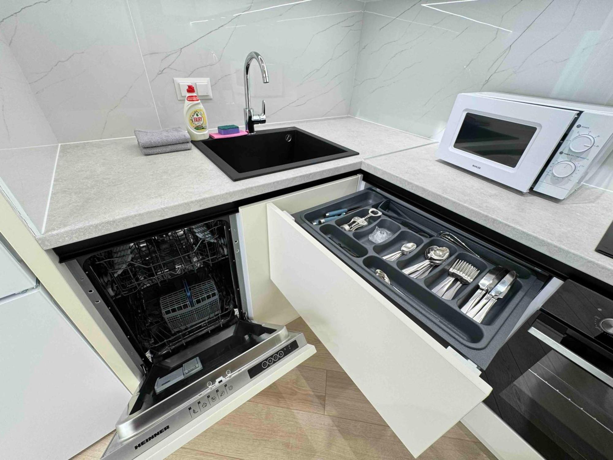 Rentnow Modern Business Apartment With 3 Bedrooms In Centre Chişinău Eksteriør billede