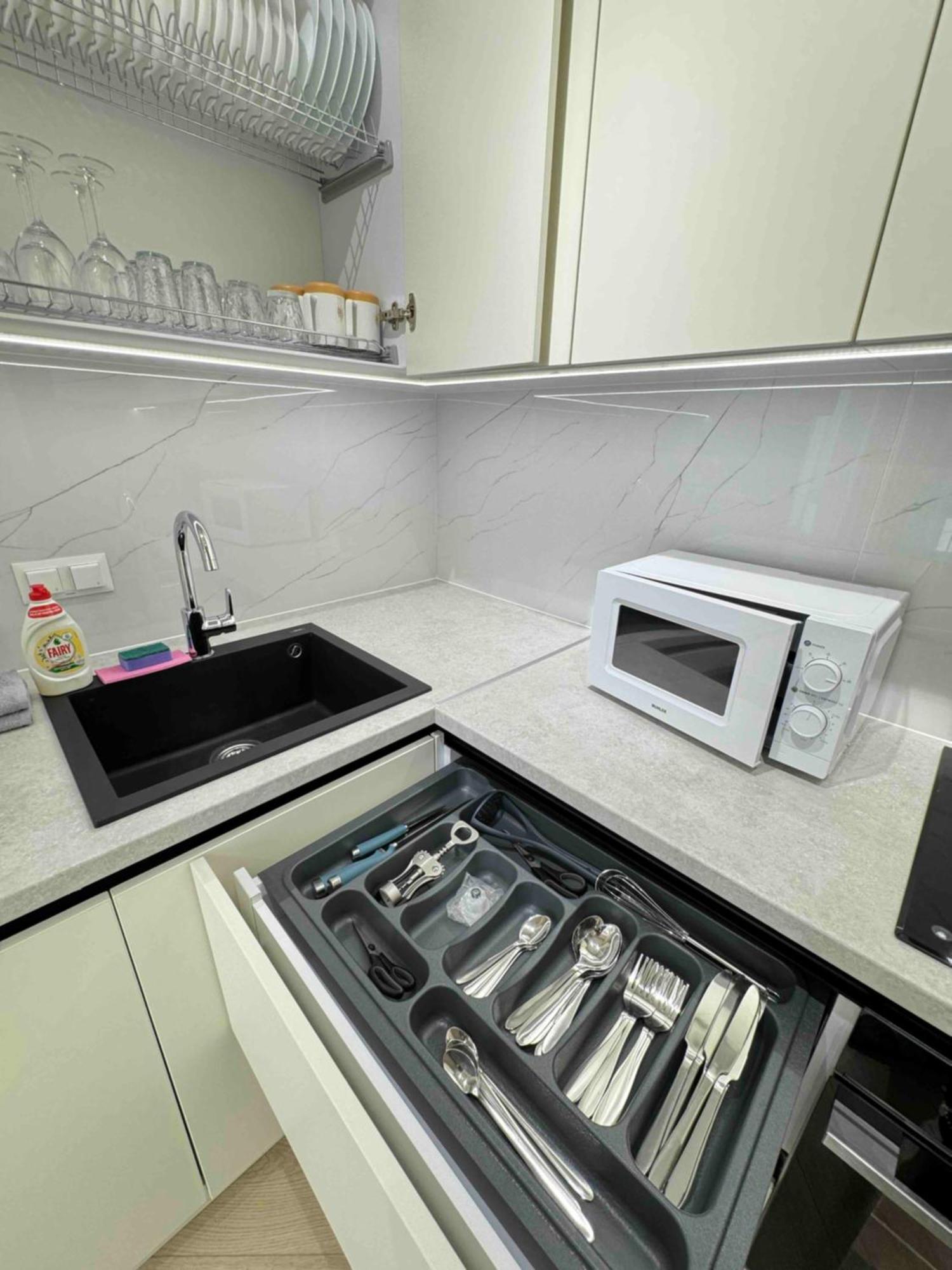 Rentnow Modern Business Apartment With 3 Bedrooms In Centre Chişinău Eksteriør billede