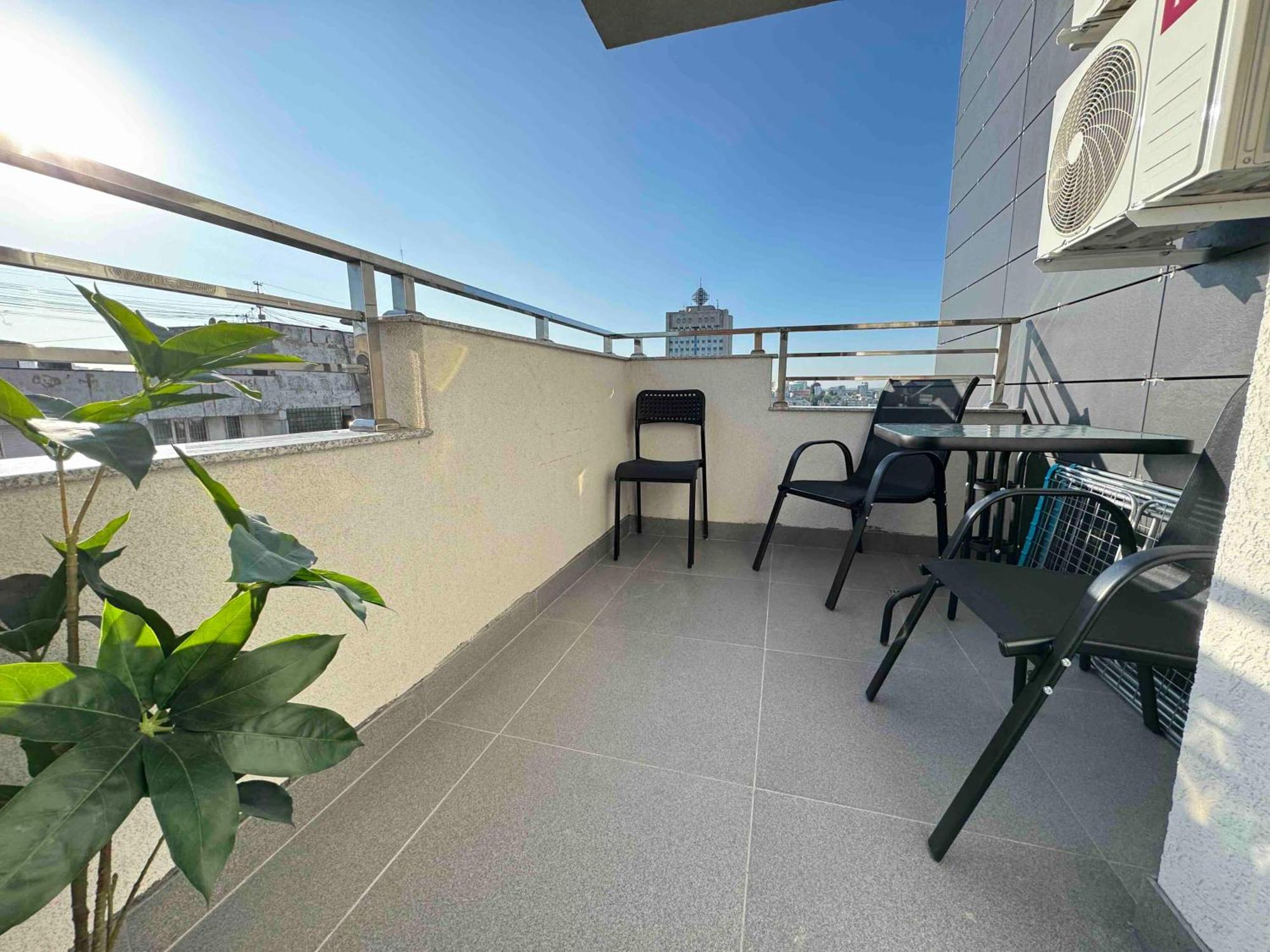 Rentnow Modern Business Apartment With 3 Bedrooms In Centre Chişinău Eksteriør billede