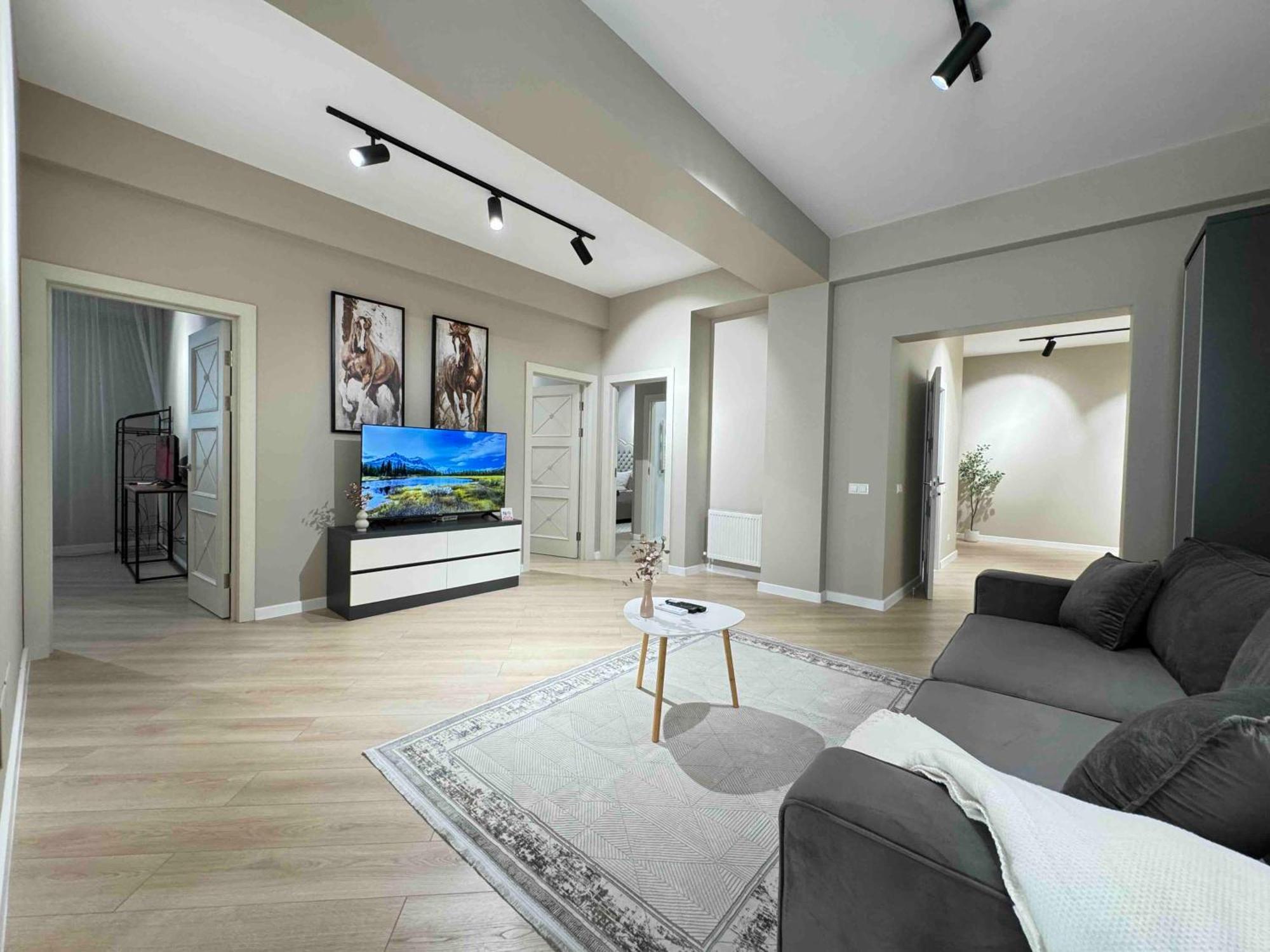 Rentnow Modern Business Apartment With 3 Bedrooms In Centre Chişinău Eksteriør billede