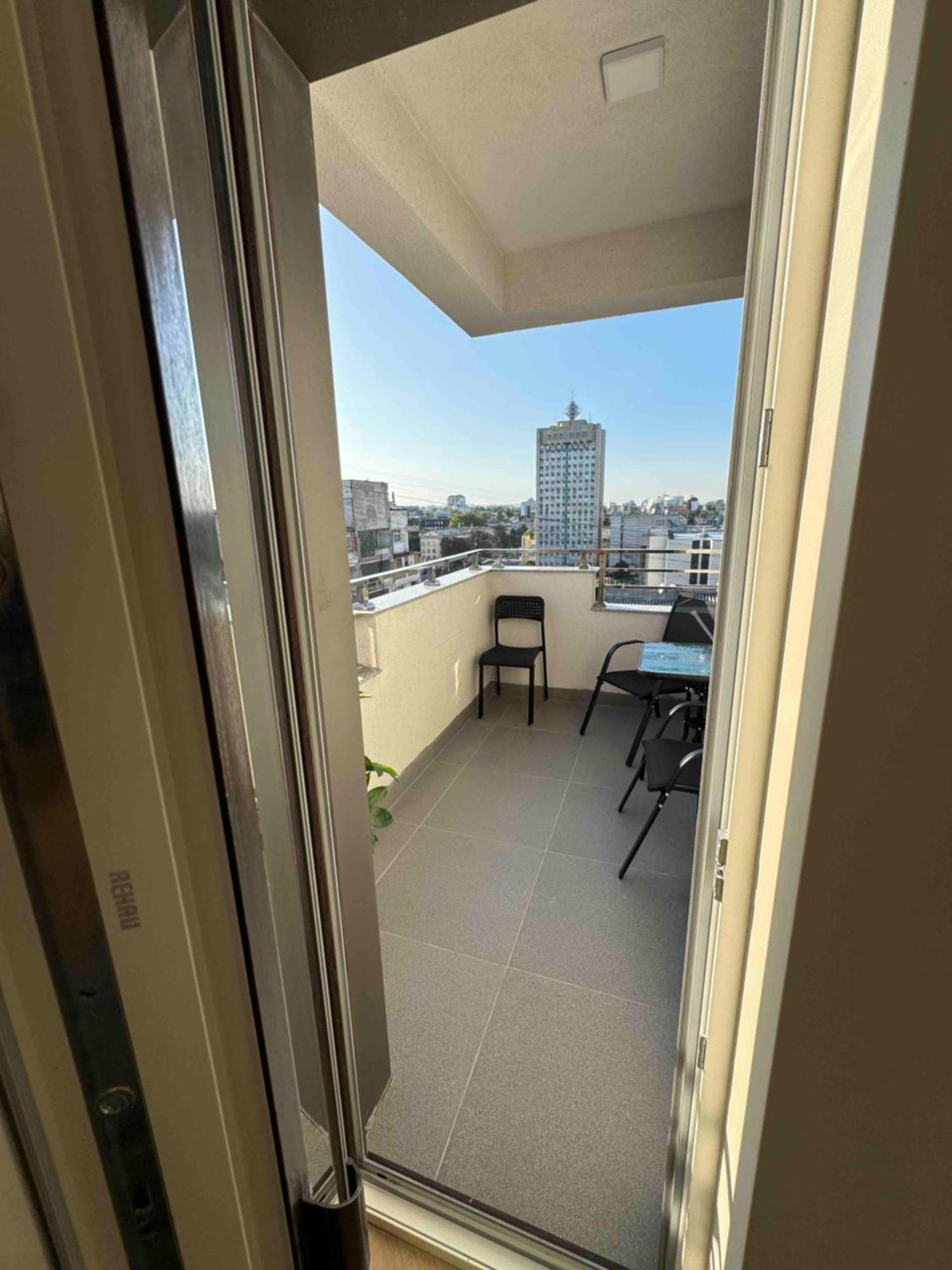 Rentnow Modern Business Apartment With 3 Bedrooms In Centre Chişinău Eksteriør billede